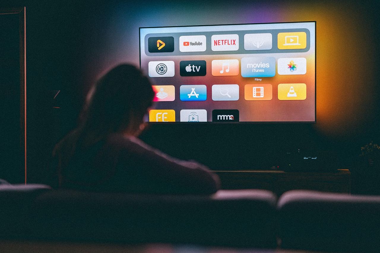 Bridgertonowie na Netflixie: Czy to tylko romansidło, czy mistrzowska manipulacja naszym czasem?